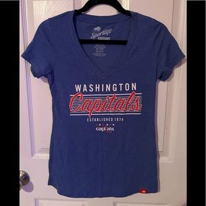 Washington Capitals V-neck Tee Medium‎
